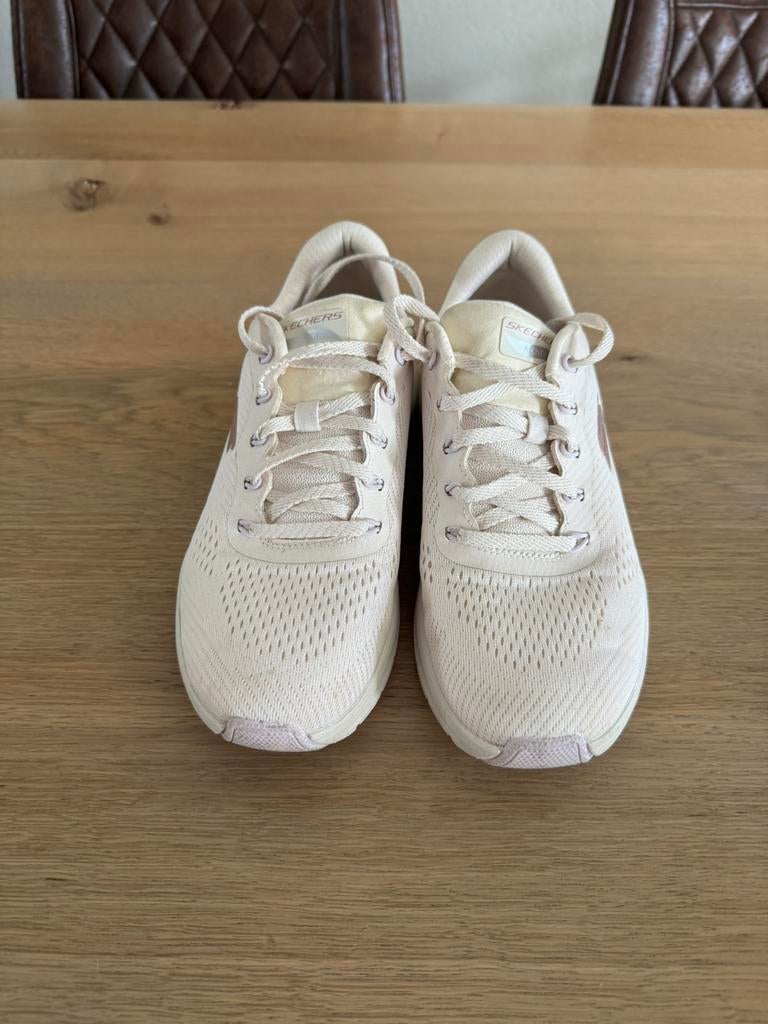 Crème skechers arch fit maat 37 zgan., Ophalen of Verzenden, Zo goed als nieuw, Beige, Sneakers of Gympen