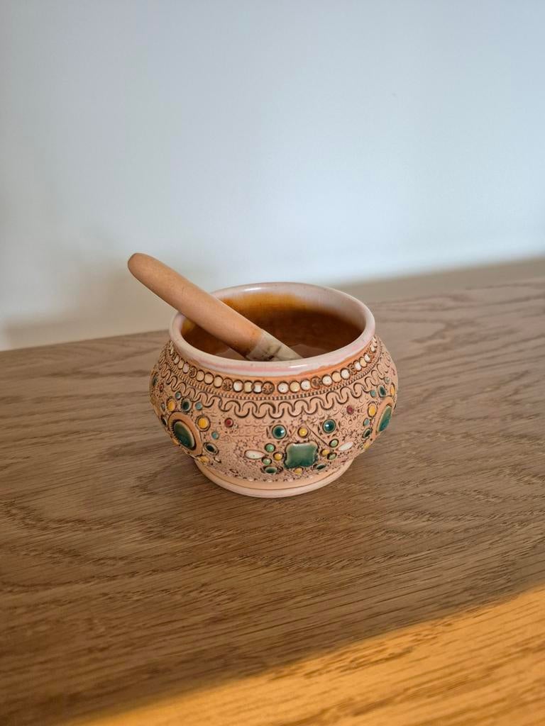 Decoratieve vijzel met ingelegde stenen en stamper, Ophalen of Verzenden