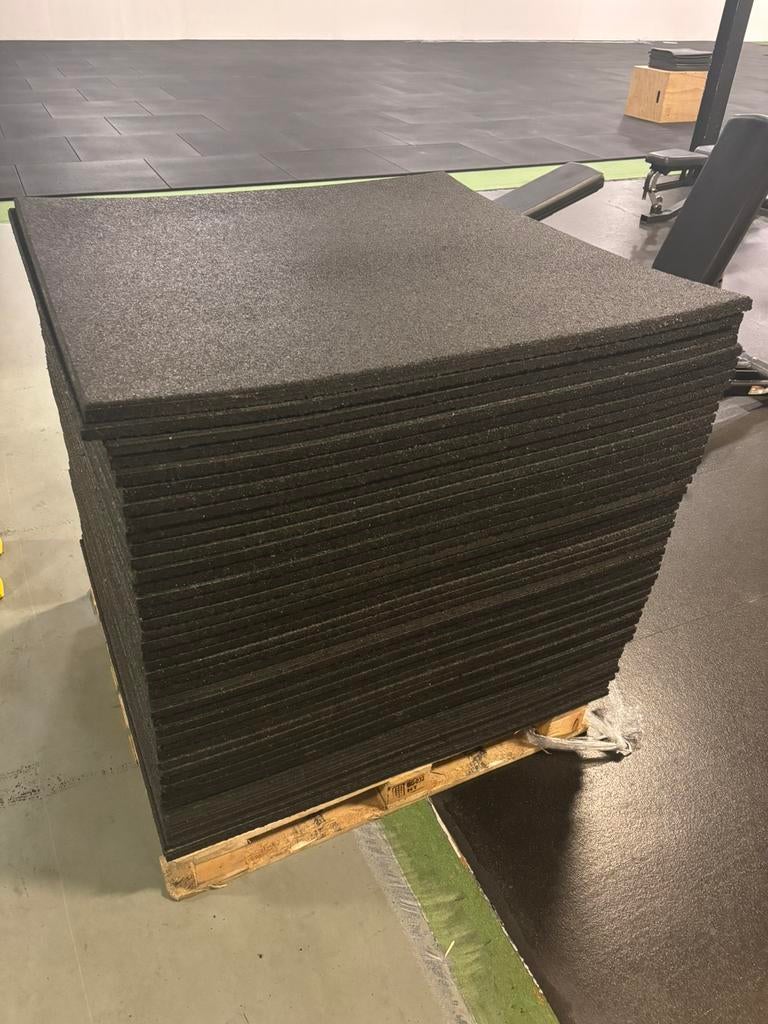 Rubbertegels 100 x 100 cm - 2 cm dik - tweedehands, Ophalen, Idk, Idk, Zo goed als nieuw