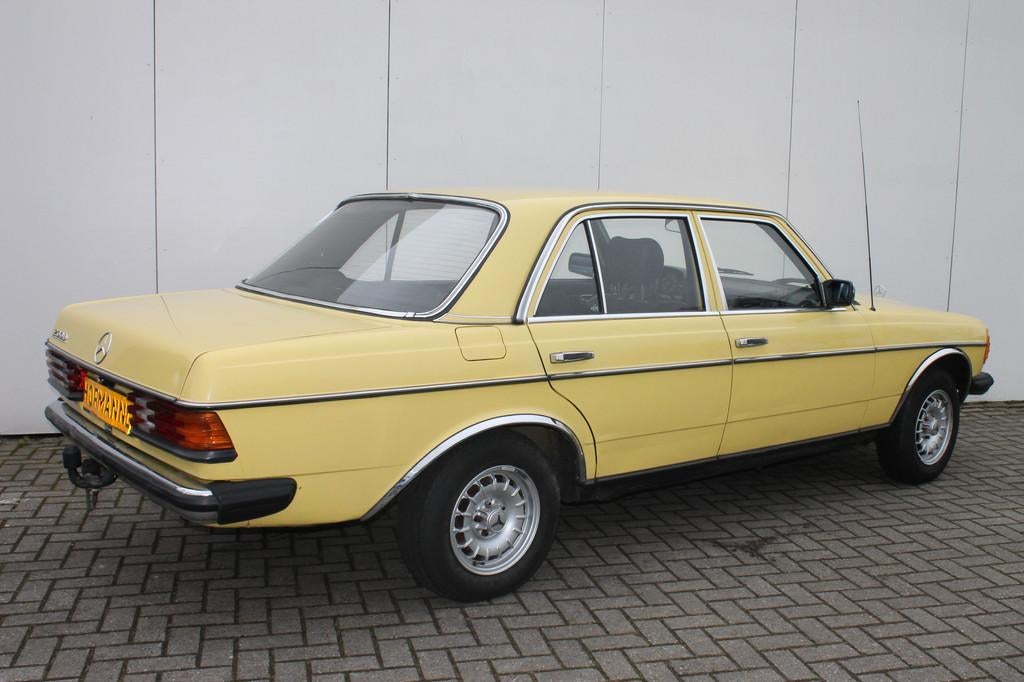 Mercedes-Benz 200D 200 D (bj 1982), Gebruikt, Bedrijf, Sedan, Trekhaak