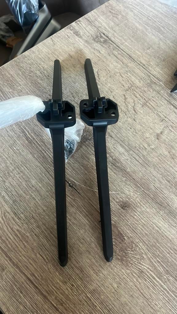 Voetjes Hisense led tv (65A6K, 65E6K), Ophalen of Verzenden, Zo goed als nieuw