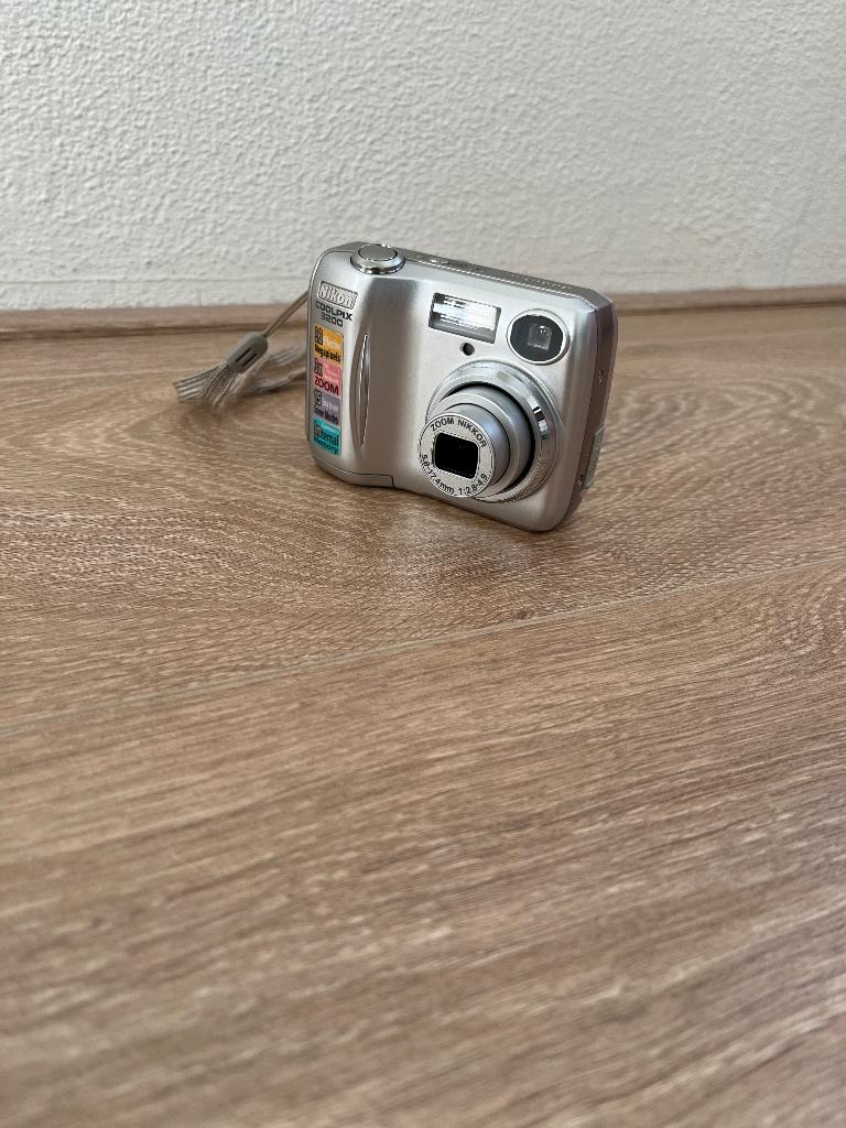 Nikon Coolpix E3200, Ophalen of Verzenden, Zo goed als nieuw, Nikon, 4 Megapixel