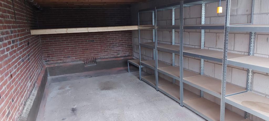 Opslagruimte / garage te huur in Heerhugowaard