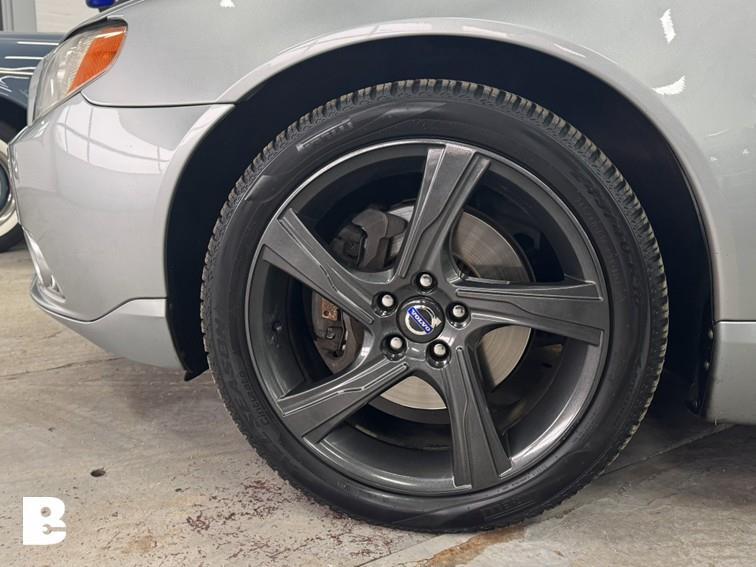 Volvo V70 2.0T R-Edition, Zwart, 4 cilinders, 1558 kg, 93 €/maand