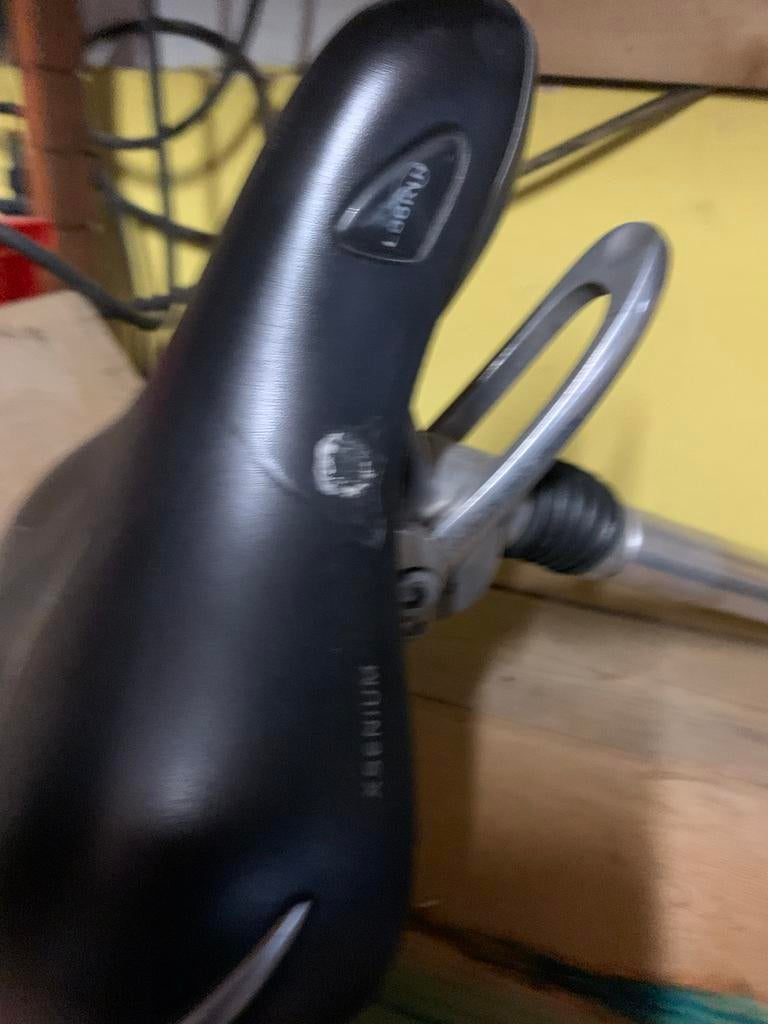 Krenium fietszadel - Comfortabel en duurzaam, Ophalen, Gebruikt, Algemeen, Zadel