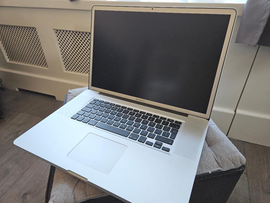 MacBook Pro 17" A1297, 256 GB, 2 tot 3 Ghz, 8 GB, 17 inch