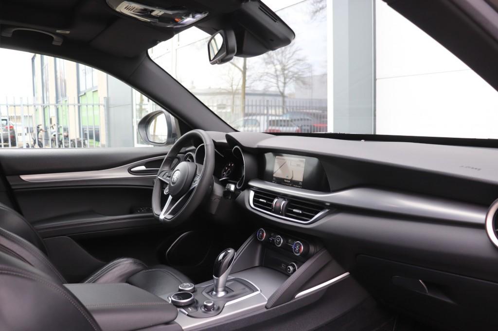 Alfa romeo STELVIO 2.0 T AWD SUPER/ORIG.NL/H&K/MEMORY/STOEL., Auto's, Alfa Romeo, Automaat, Euro 6, 4 cilinders, Bedrijf