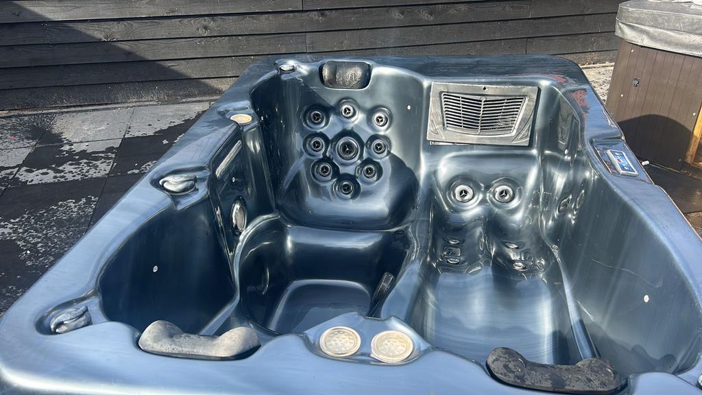 ❤️‍🔥 Gebruikte Jacuzzi ❤️‍🔥 3 persoons 1 jaar garantie, Verzenden, Gebruikt, Filter, Vast