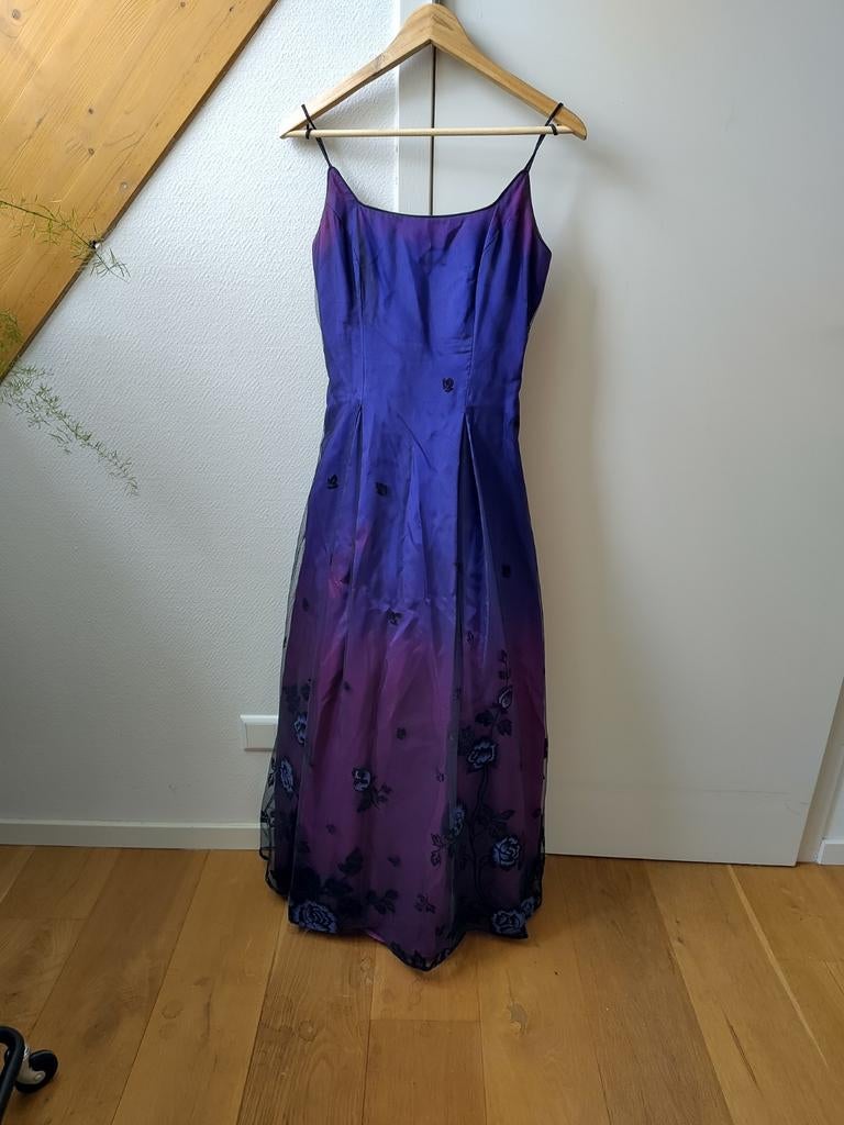 Lange avondjurk maat S met elegante bloemen, Maat 38/40 (M), Paars, Ophalen of Verzenden, Zo goed als nieuw