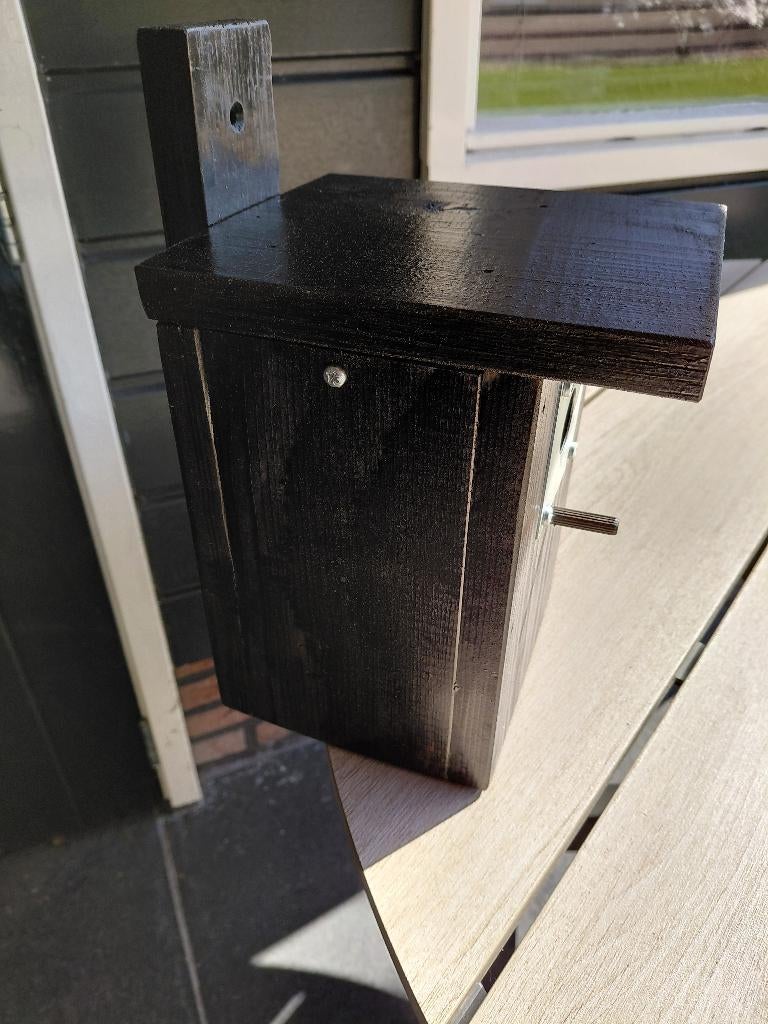 Nestkast, Ophalen, Nieuw