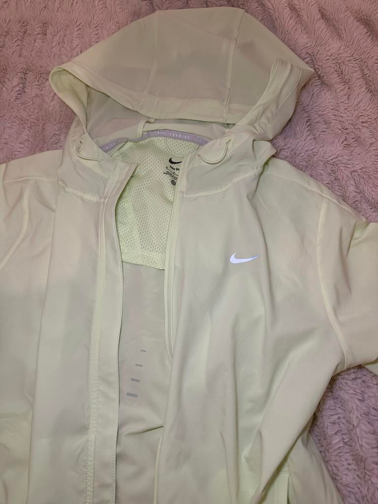 Nike Performance Swift Windjack - Lichtgewicht & Ademend, Verzenden, Zo goed als nieuw, Maat 36 (S), Geel