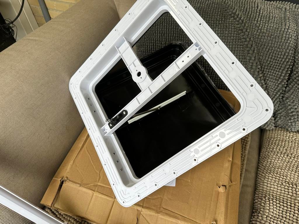 Inbouw dakraam wit met zwarte kap, Ophalen of Verzenden, Nieuw