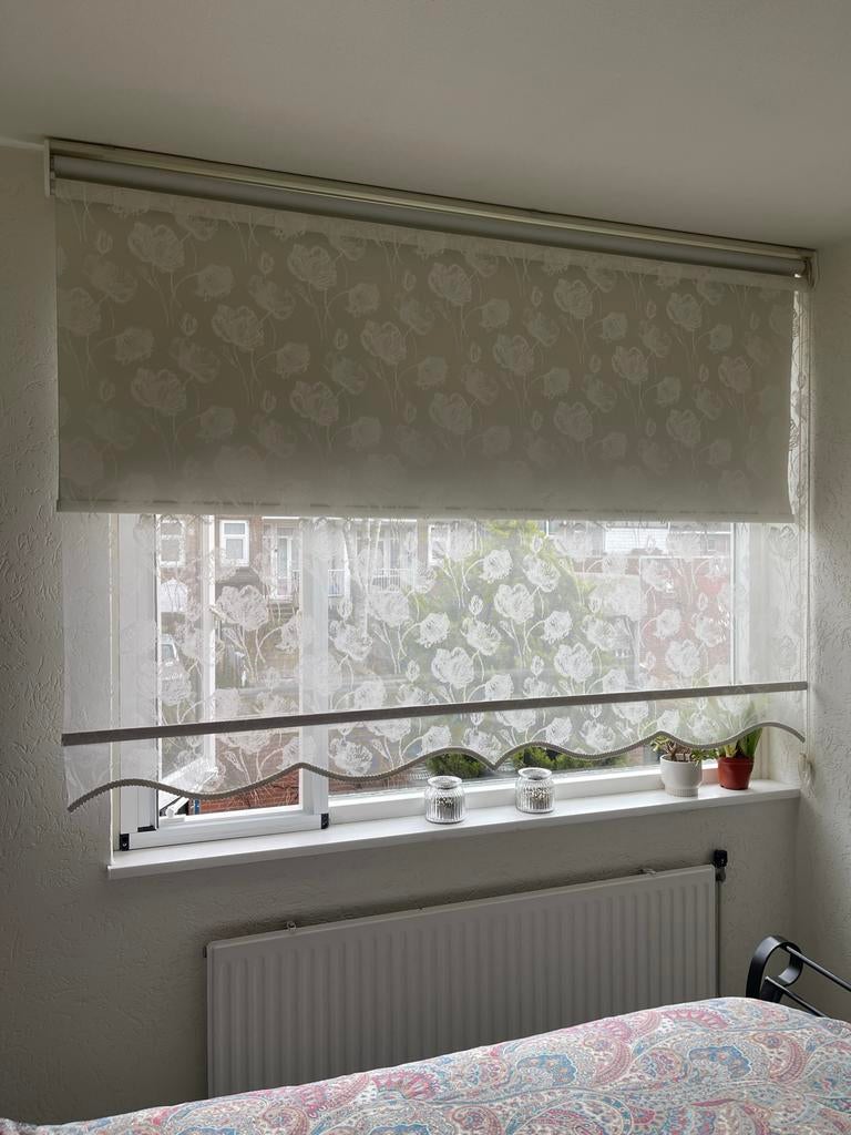 Stijlvol Rolgordijn met Bloemmotief - Lichtdoorlatend, 200 cm of meer, Wit, Ophalen of Verzenden, Zo goed als nieuw